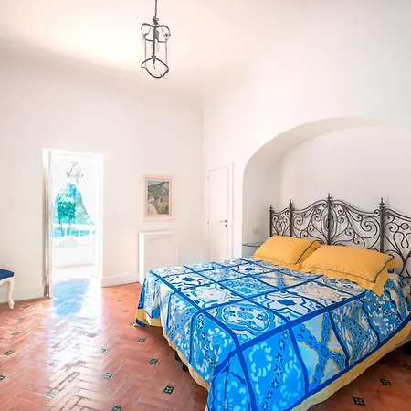 Serao Camilla By Myvillacollection * イスキア島